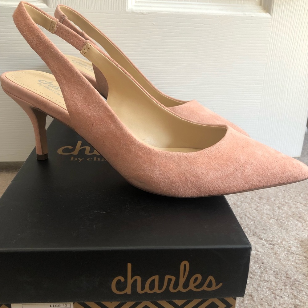 CHARLES DAVID KITTEN HEELS